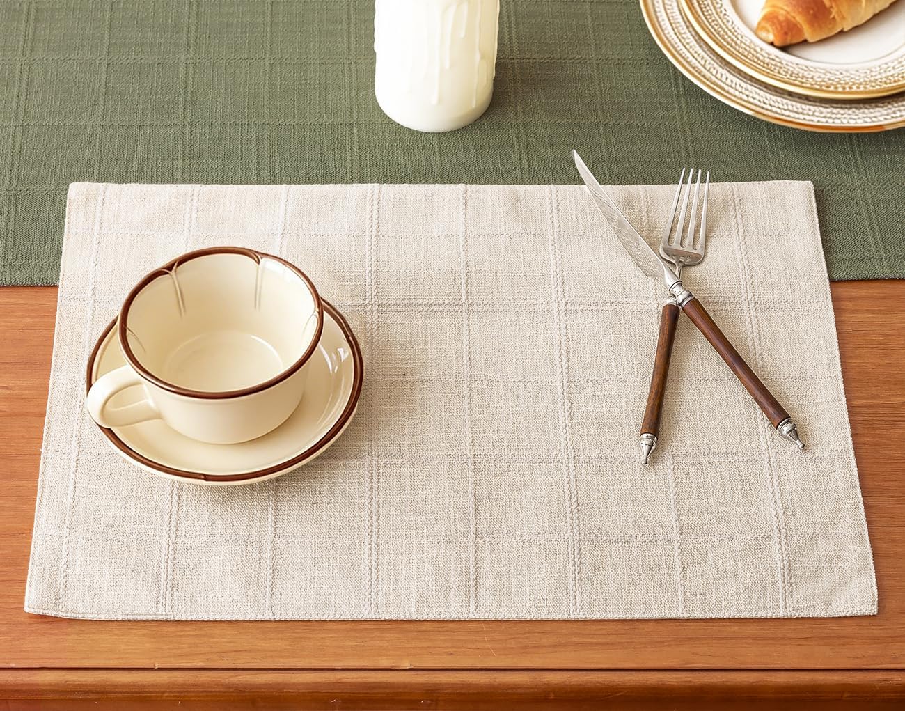 Solid-Color Quilted Cotton-Linen Placemat – Minimalist Rectangular Heat-Resistant Table Mat